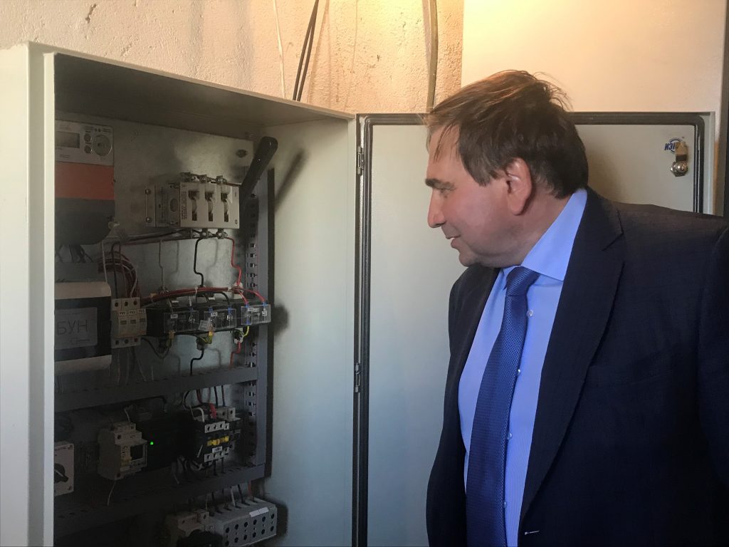 Качканар перешел на умное уличное освещение, которое позволит городу экономить около 3 млн рублей в год