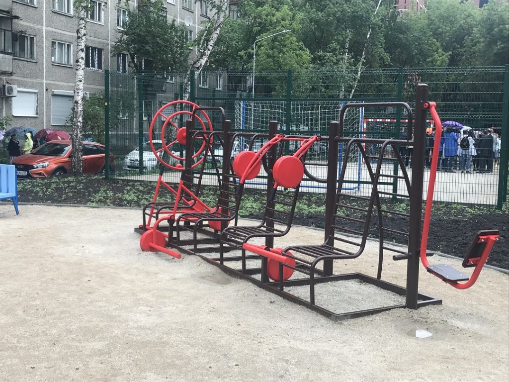 Благоустройство дворов Екатеринбурга в рамках нацпроекта «Жилье и городская среда» идет с опережением графиков