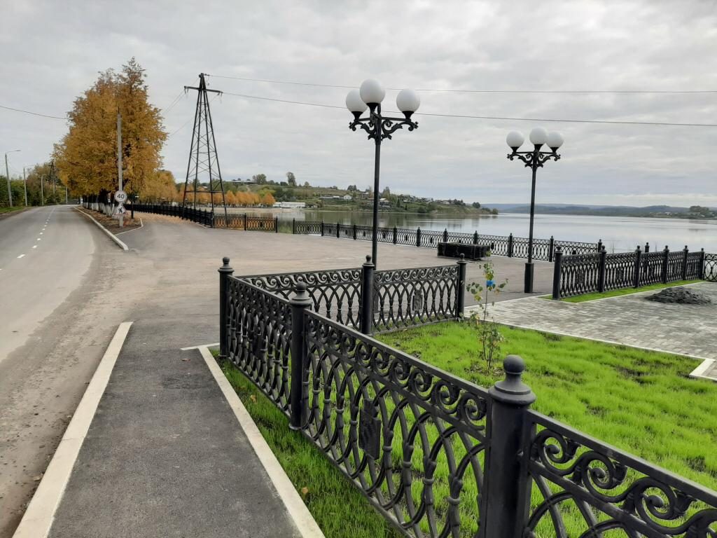 В Бисерти открылась набережная городского пруда, что позволит привлечь в территорию туристов и новых предпринимателей