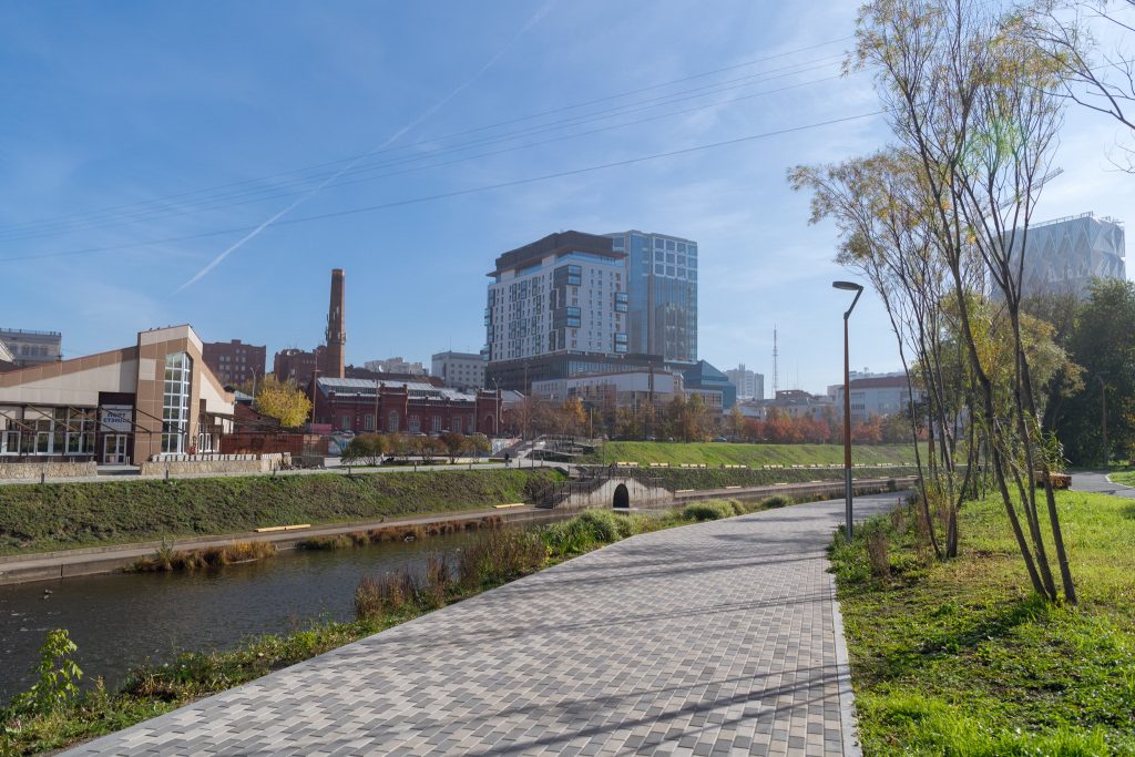 В Екатеринбурге после реконструкции открылся еще один участок набережной р. Исеть