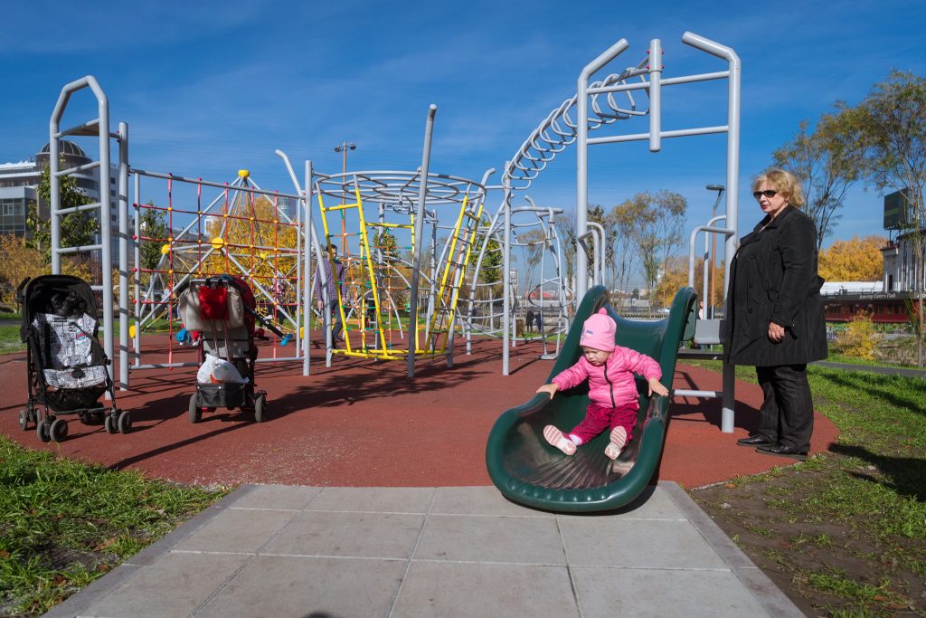 В Екатеринбурге после реконструкции открылся еще один участок набережной р. Исеть