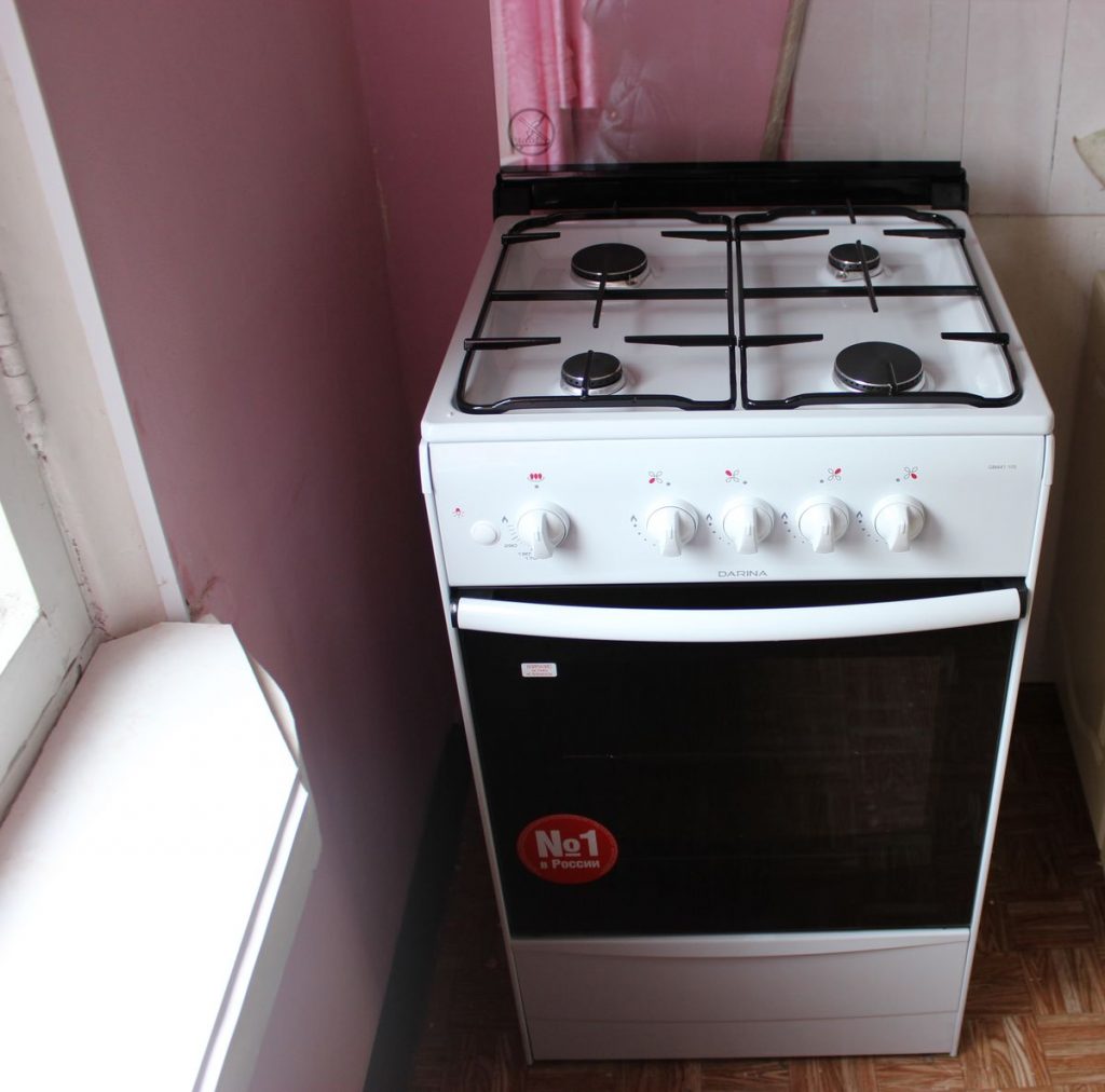 Ко дню пожилых людей «Екатеринбурггаз» подарил пенсионерам газовые плиты