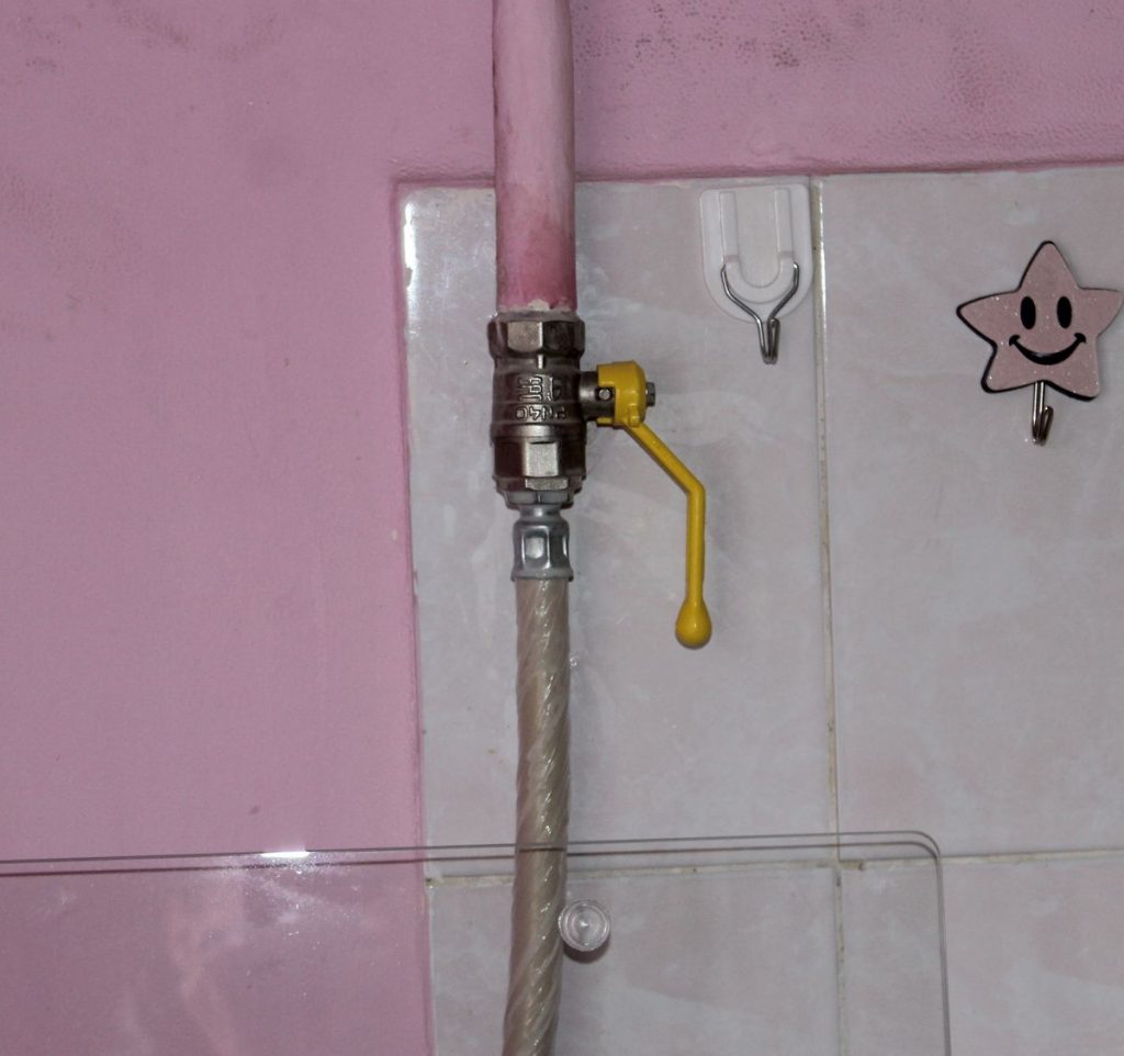 Ко дню пожилых людей «Екатеринбурггаз» подарил пенсионерам газовые плиты