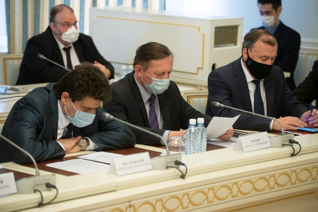 Дальнейшая усиленная дезинфекция и повсеместный контроль над самоизоляцией – итоги свердловского оперштаба по борьбе с COVID-19