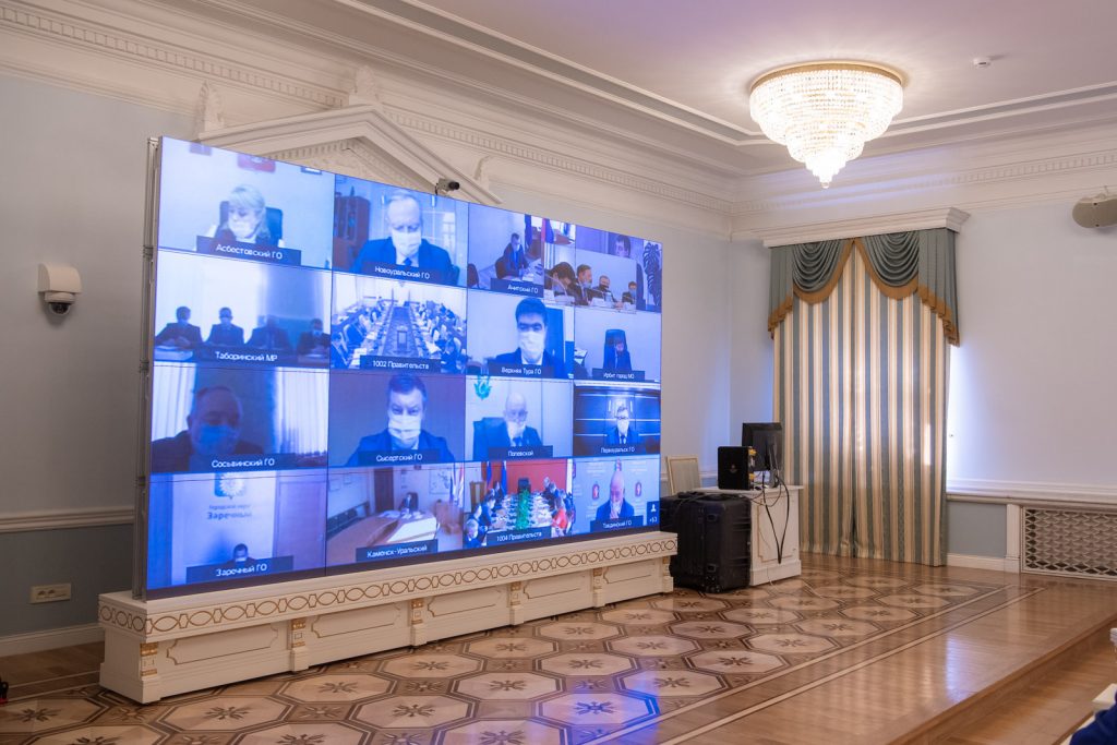 Дальнейшая усиленная дезинфекция и повсеместный контроль над самоизоляцией – итоги свердловского оперштаба по борьбе с COVID-19
