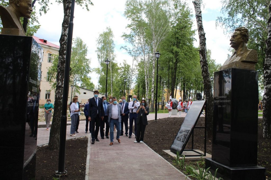 В Реже после реконструкции, проходившей в рамках нацпроекта «Жилье и городская среда», открылся центральный городской парк
