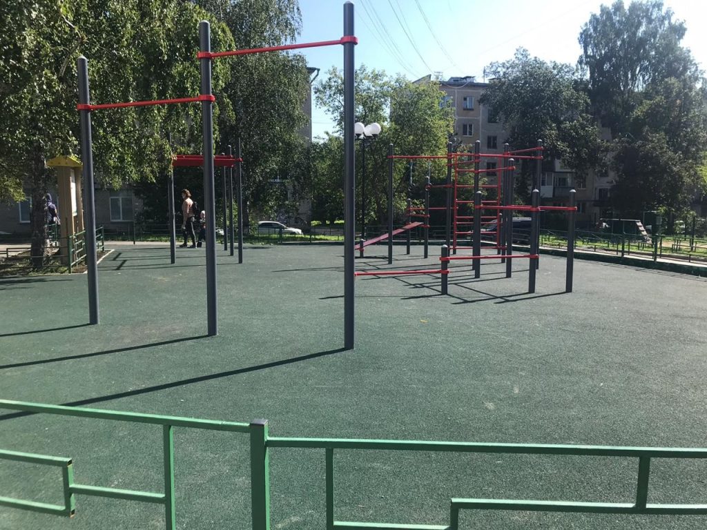 Благоустройство дворов по нацпроекту «Жилье и городская среда» в Екатеринбурге идет с опережением графика