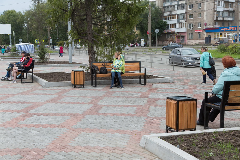 В Нижнем Тагиле после благоустройства по нацпроекту «Жилье и городская среда» открылась площадь на улице Зари