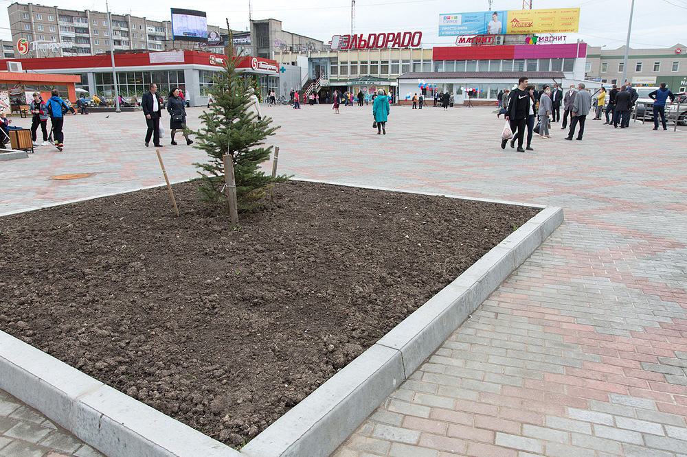 В Нижнем Тагиле после благоустройства по нацпроекту «Жилье и городская среда» открылась площадь на улице Зари