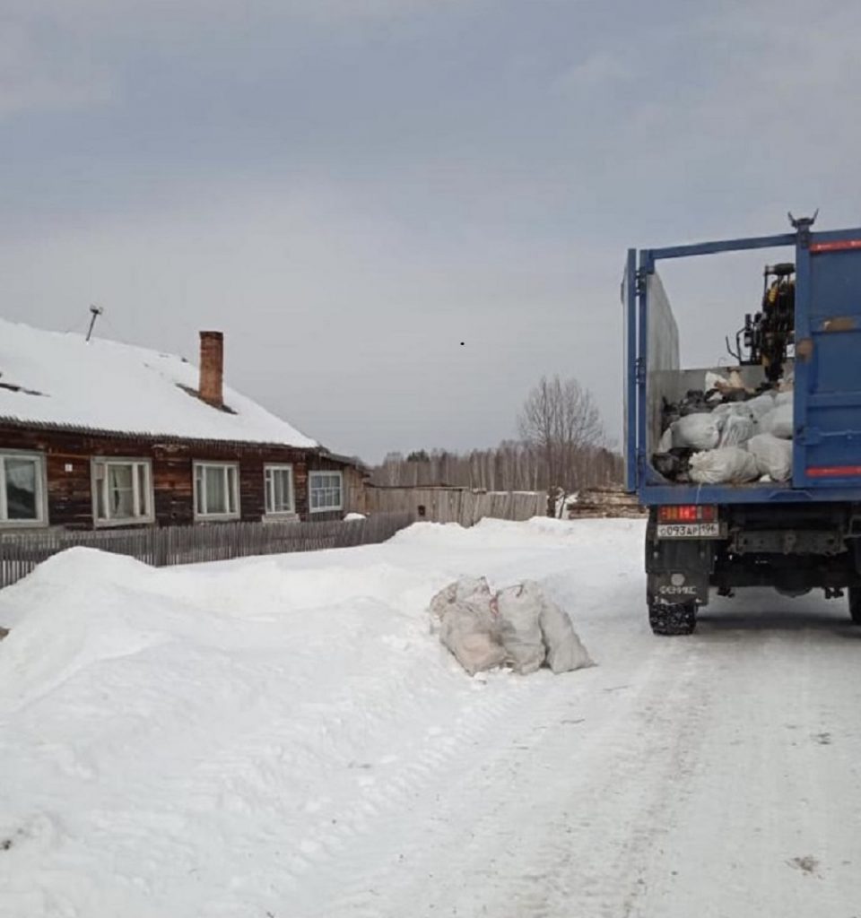Благодаря нацпроекту «Экология» в одном из самых труднодоступных районов Свердловской области начали вывозить мусор