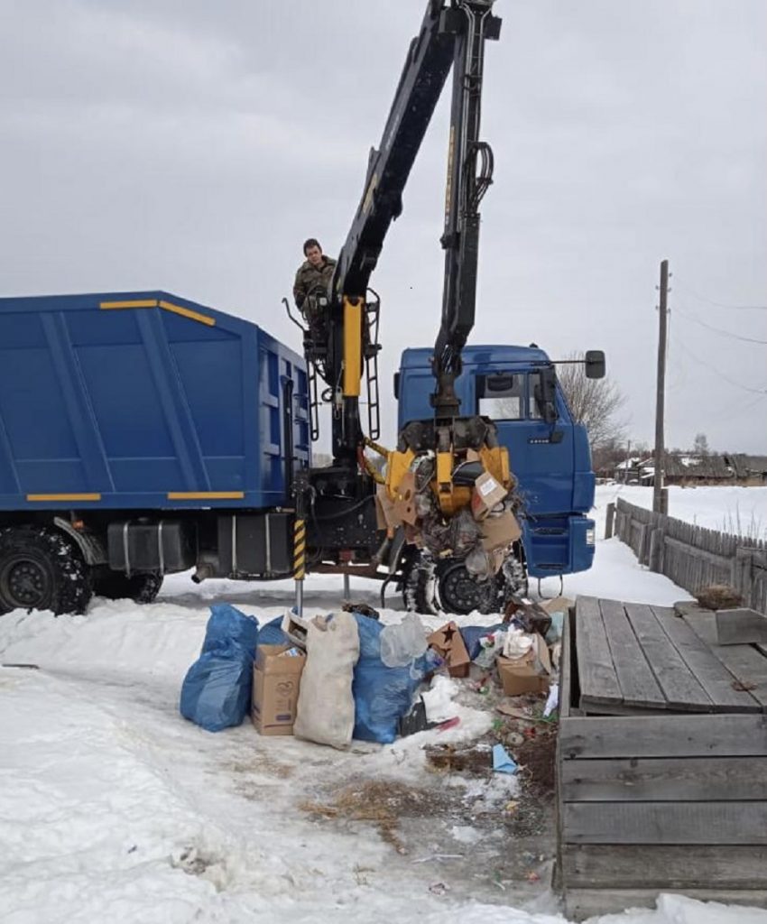 Благодаря нацпроекту «Экология» в одном из самых труднодоступных районов Свердловской области начали вывозить мусор