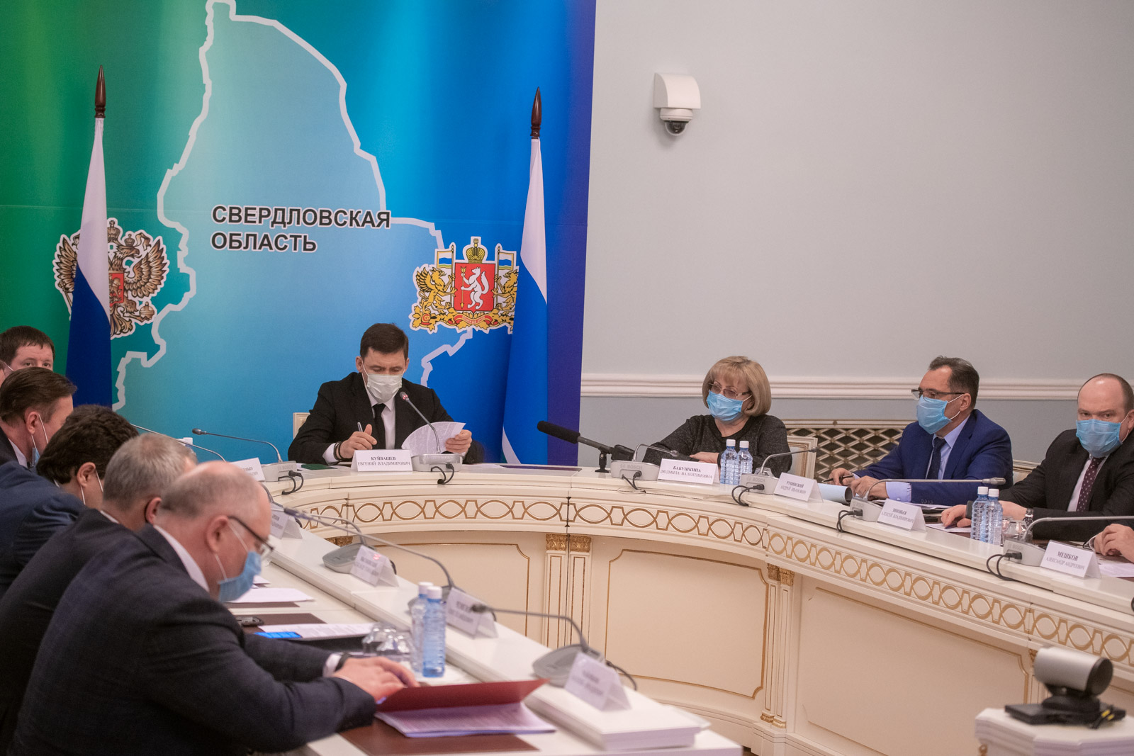 Дальнейшая усиленная дезинфекция и повсеместный контроль над самоизоляцией – итоги свердловского оперштаба по борьбе с COVID-19