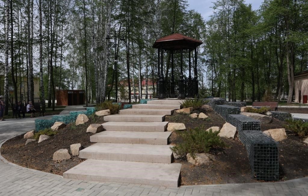 В поселке Малышева открылся реконструированный по нацпроекту «Жилье и городская» парк культуры и отдыха
