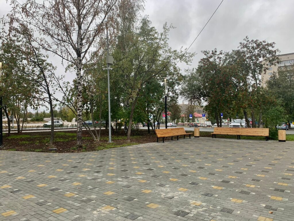 В Год медицинского работника, объявленный Евгением Куйвашевым, в Нижнем Тагиле открыли аллею врачей