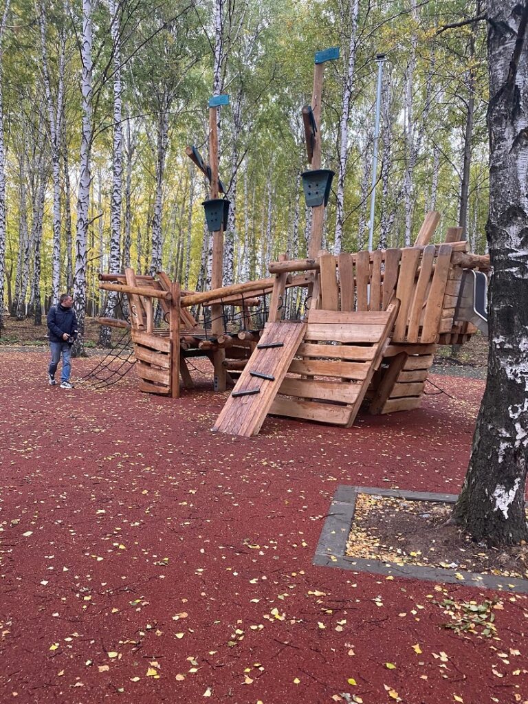 Благодаря нацпроекту в Первоуральске благоустроили Корабельную рощу