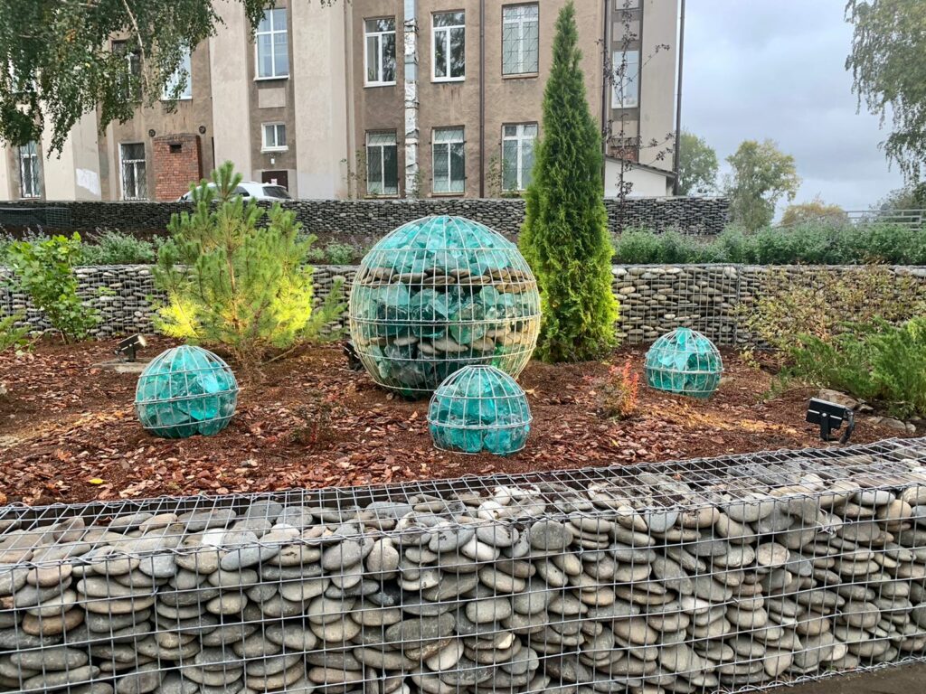 В Год медицинского работника, объявленный Евгением Куйвашевым, в Нижнем Тагиле открыли аллею врачей