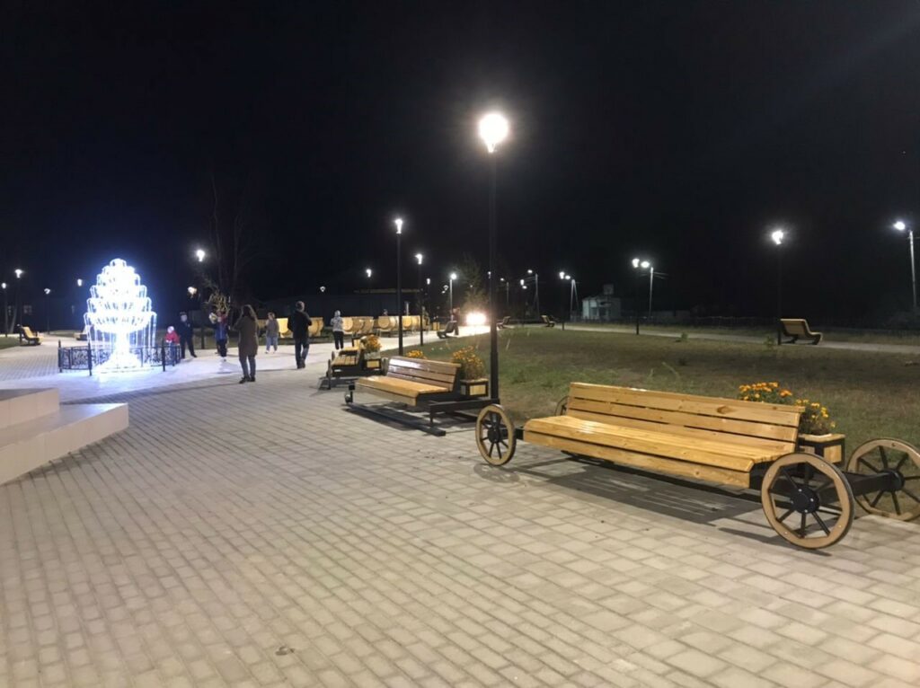 В Верхотурье открыли благоустроенный сквер