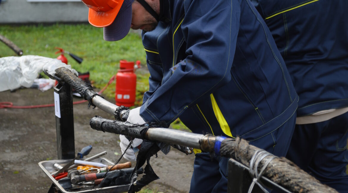 В Екатеринбурге прошел ежегодный конкурс профессионального мастерства «Лучший кабельщик – электромонтер по ремонту и монтажу кабельных линий»